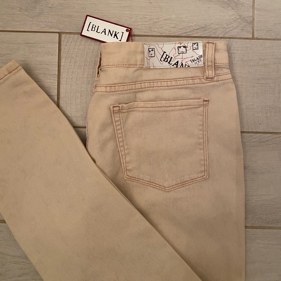 ✨HOST PICK✨NWT [BLANK] NYC Women’s Size 31 Cream “Skinnie Classique” Jeans - Picture 2 of 13
